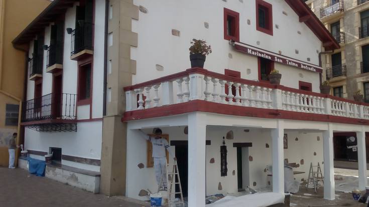 Kofradia margotzen ari dira