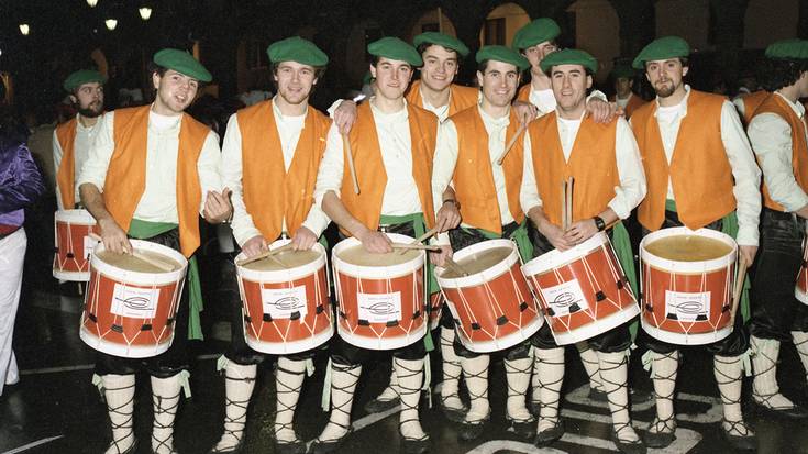 1985 urteko danborradako argazkiak Pepe Gil argazki bilduman