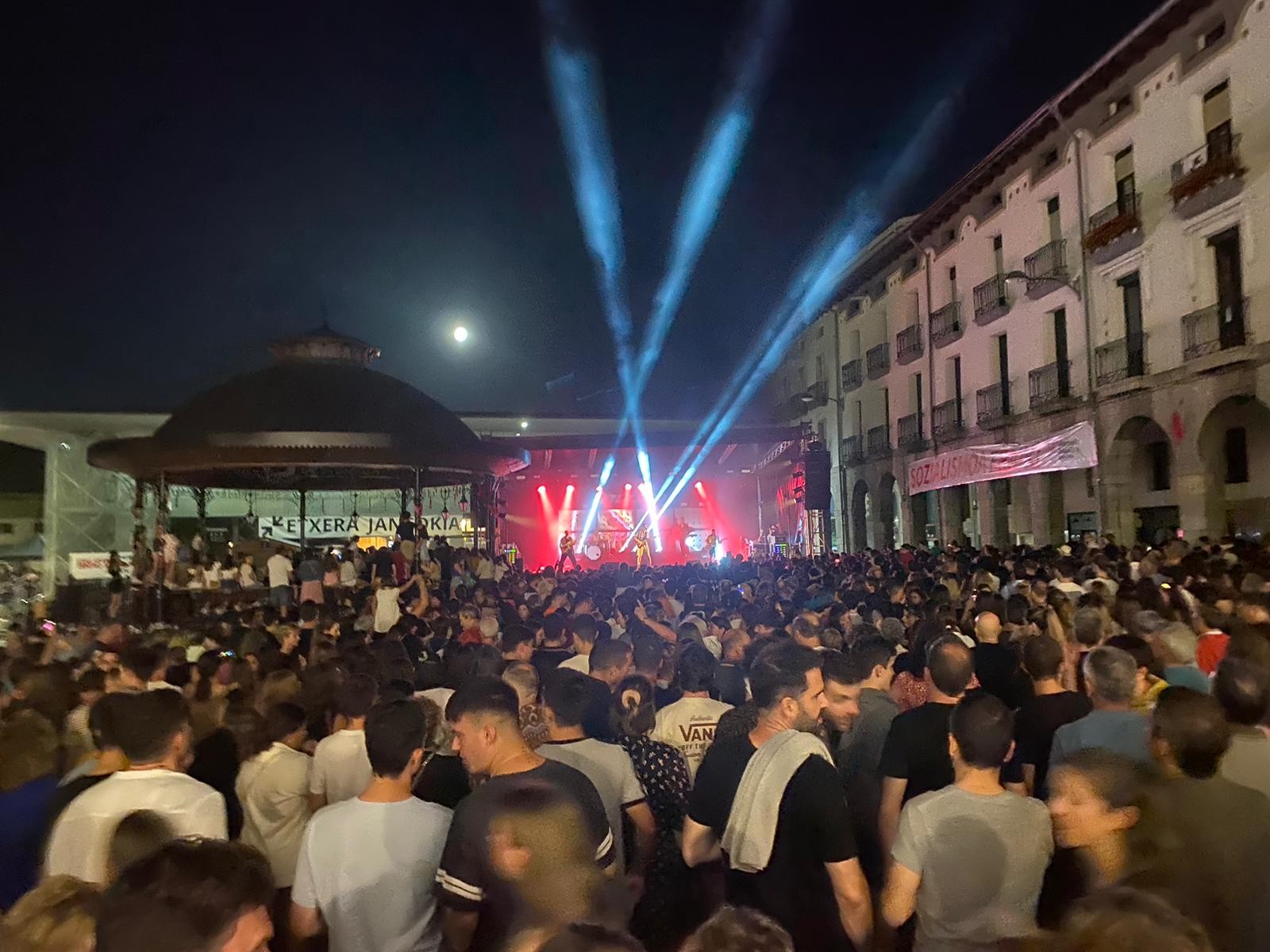 Plaza bete jende, Bulegoren kontzertuan