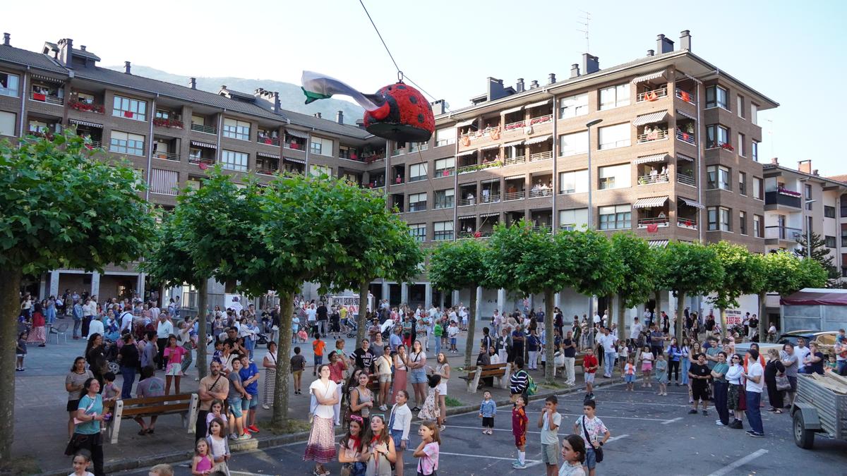 Mantangorri gordeta, festei agur