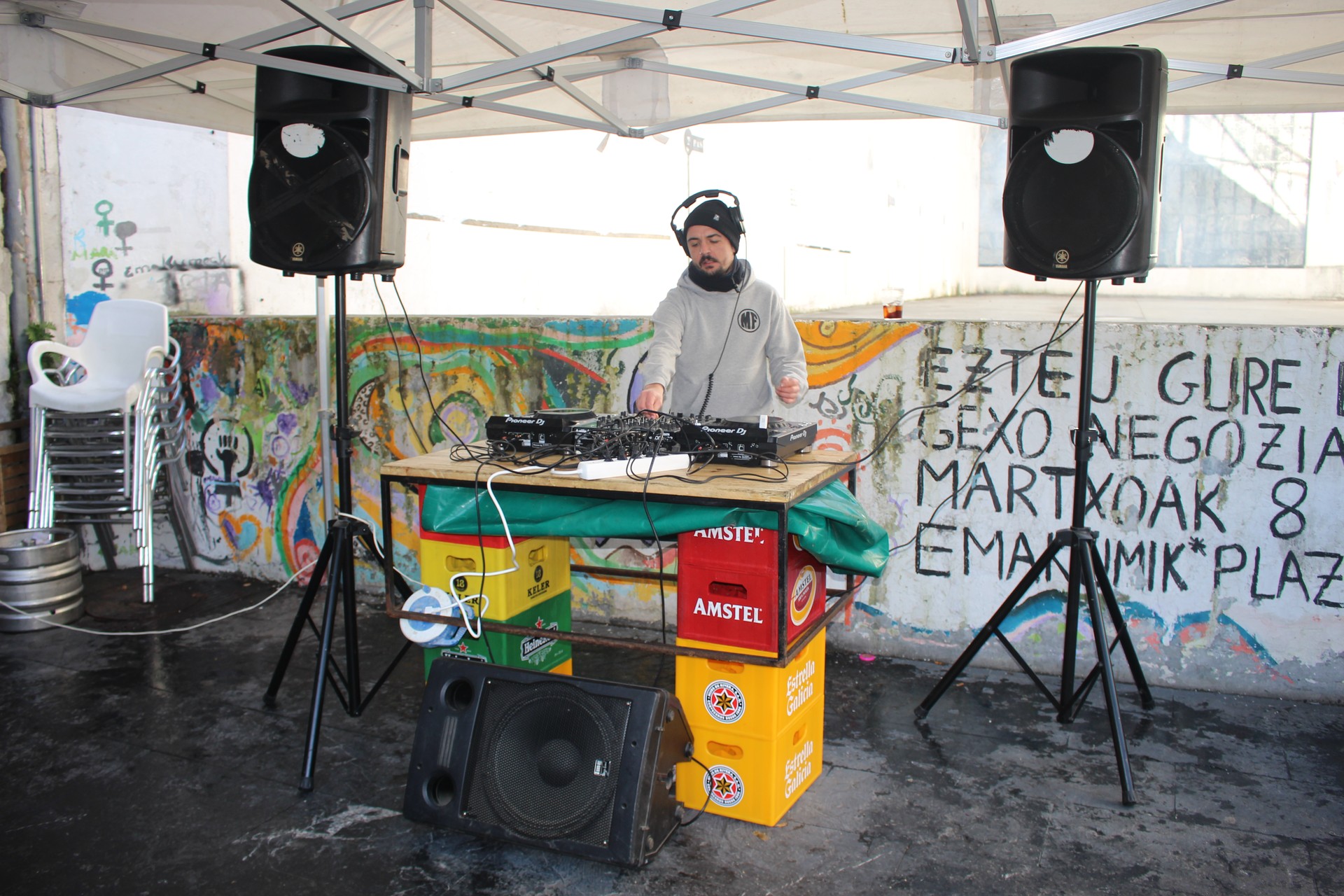 Hasi dute Holz und Blech musika elektronikoaren jaialdia