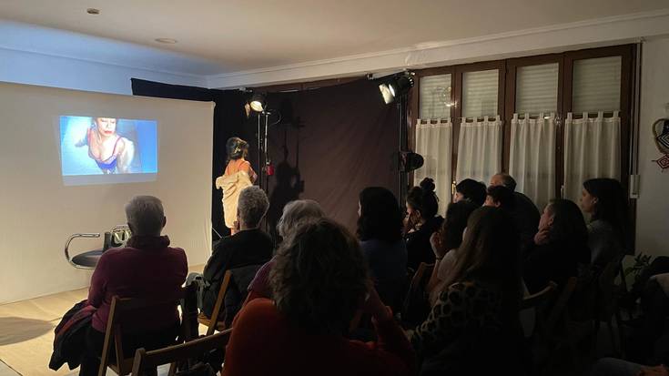 'Putaren bakarrizketa eroetxean' bakarrizketarekin hasi dituzte M8aren bueltako ekintzak Aizarnazabalen