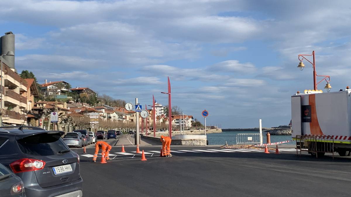 Bihartik aurrera autobusek geldialdiak egingo dituzte berriro ere moilako geralekuetan