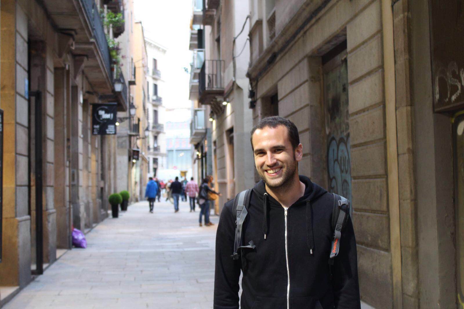Alberto Martinez: "Hemen neure saltsan nabil, egun guztia musika artean"