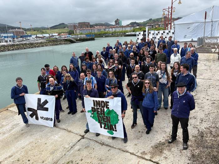 Euskal preso eta iheslariak ere gogoan izan dituzte jaietan