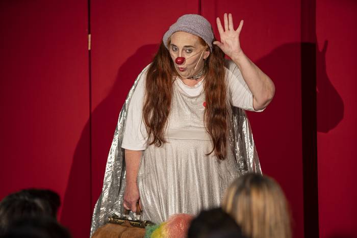 'Pronoia' klown ikuskizuna eskainiko dute Emakumeen* Etxean