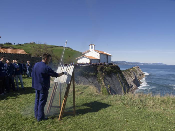 Santelmoak antolatzeko bilera irekia izango da bihar