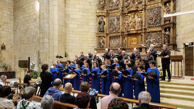 Irudietan. Musikak eman dio amaiera 'Itsasotik herrira' jaialdiari