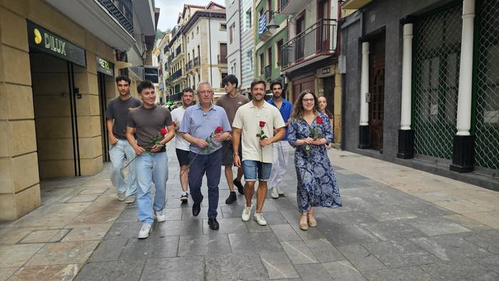 "EAJ eta EH Bildu gizarte zatituago bat bilatzen" ari direla kritikatu du Asensiok gaur Zarautzen