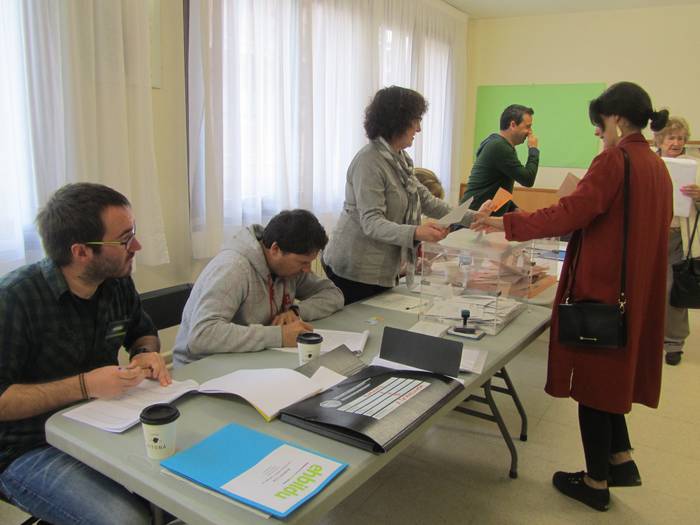 Itxi dituzte hautetsontziak