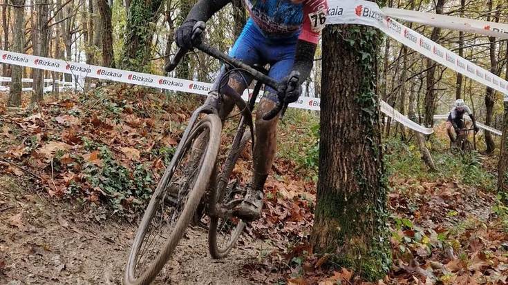 Ziklo-kros denboraldi erdian