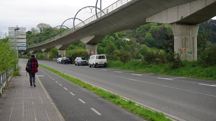 Aiako Udalak 40 aparkaleku berri sortu ditu Arratolan, Arraunetxera bidean