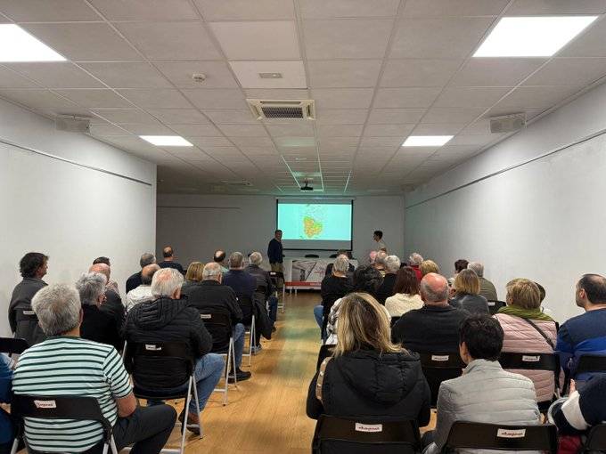 Landa lursailak mugatzen jarraitzeko, jur jabeekin elkartu da udala