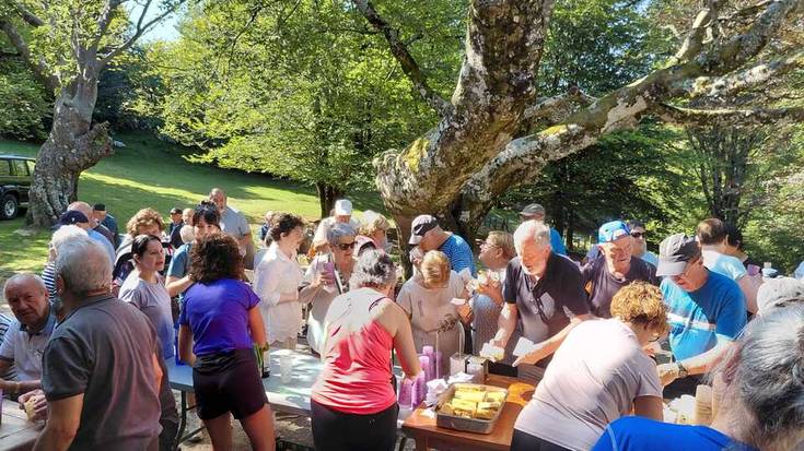 Itzal bila baina ederki ospatu dute jubilatuek Xoxoteko beren eguna
