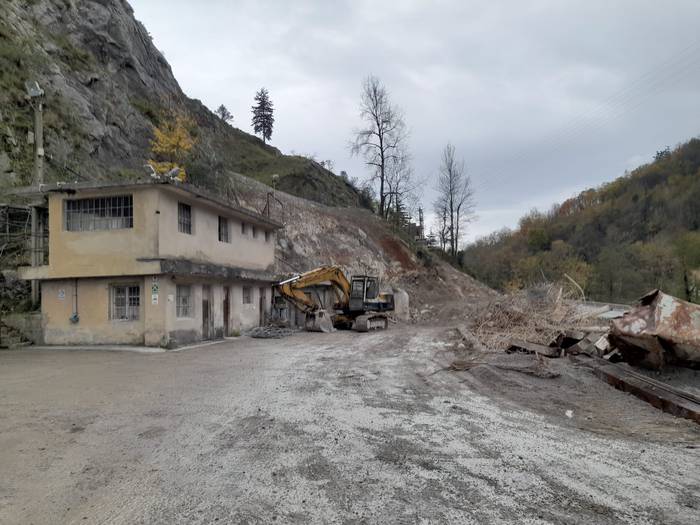 Zestoako harrobia husteko lanei berrekin diete
