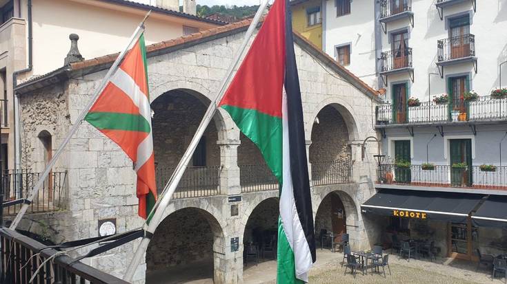 Palestinako bandera Zestoako udaletxean, Nakba egunean