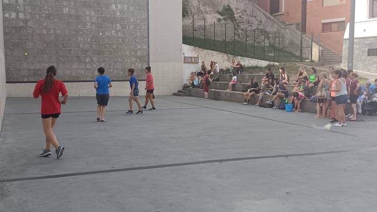 Emakumezkoen pala txapelketaren hirugarren jardunaldia jokatuko da etzi