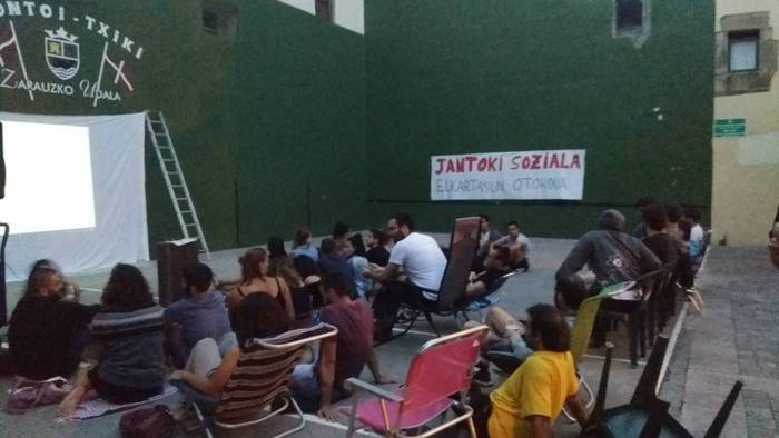 Gaur hirugarren 'afari soziala' eta 'Lapurretak' antzezlana Zarauzko Putzuzulon