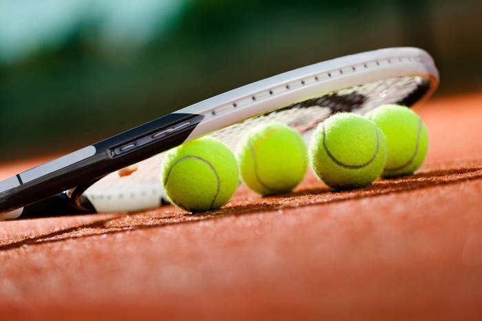 Tenis ikastaroak eskainiko dituzte urritik ekainera kiroldegian