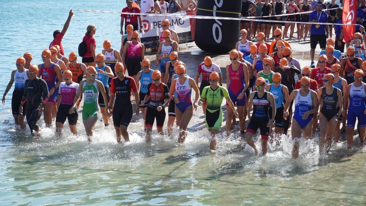 Izen emate markak hautsita, 450 triatleta ariko dira bihar
