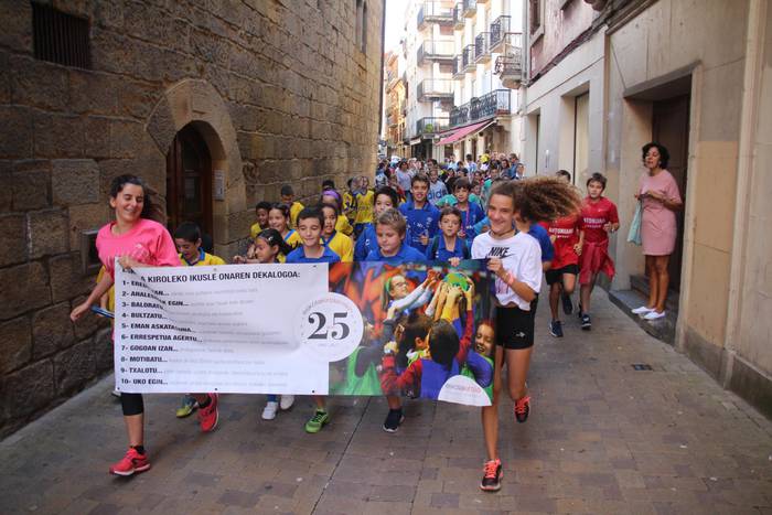 Eskola Kirolaren Festa egin dute Zarautzen