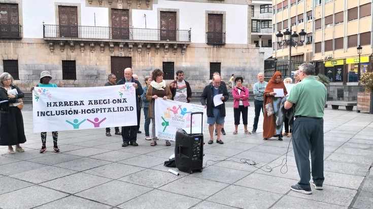 Bakerako eta justiziarako erantzunak eskatu ditu Isilune Zirkuluak