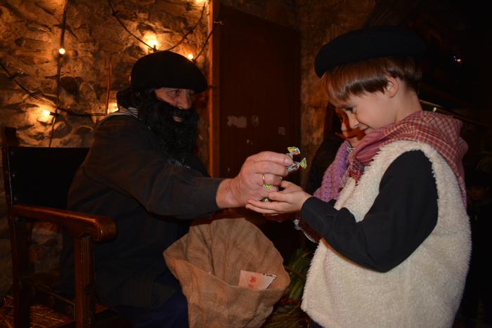 Olentzeroren panpinak egiten ikasteko aukera izango dute hiru urtetik gorako haurrek