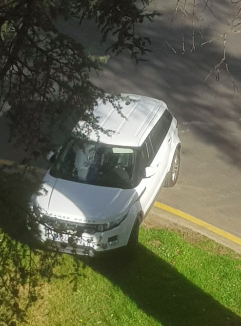 Kejie ta desditxie: autoa espaloian Jausoron