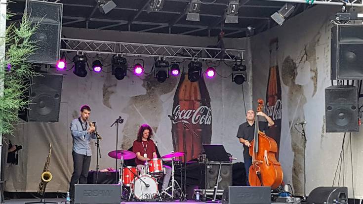 Julen Izarrak Heineken Jazzaldian jo du Trizak hirukotearekin