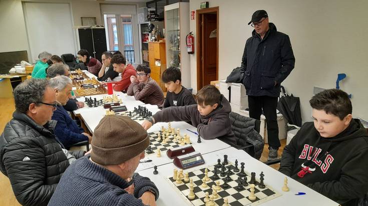 Hondarribia garaituz hasi du denboraldia Xake taldeak