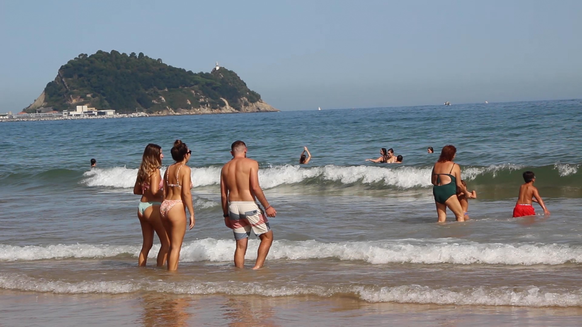 Aldundiak bere gain hartuko du Zarauzko eta gainerako hondartzetako sorospen zerbitzuaren kudeaketa