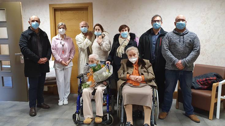 Dolores Ganuza omendu dute haren 100. urtebetetzean