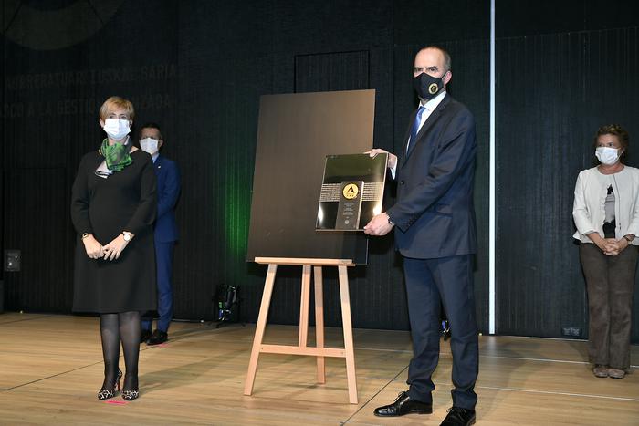UKTk eta Domusa Teknikek Kudeaketa Aurreratuaren Sariak jaso dituzte