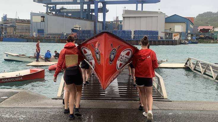 Laugarren postuari eutsi, baina gora begiratzea ahaztu gabe