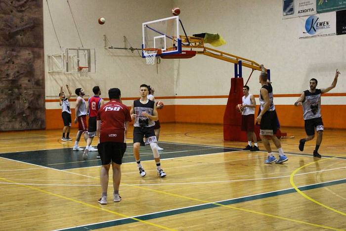 Juaristi ISB-Bilbao Basket Euskal Koparen final laurdenetakoa, igandean kiroldegian
