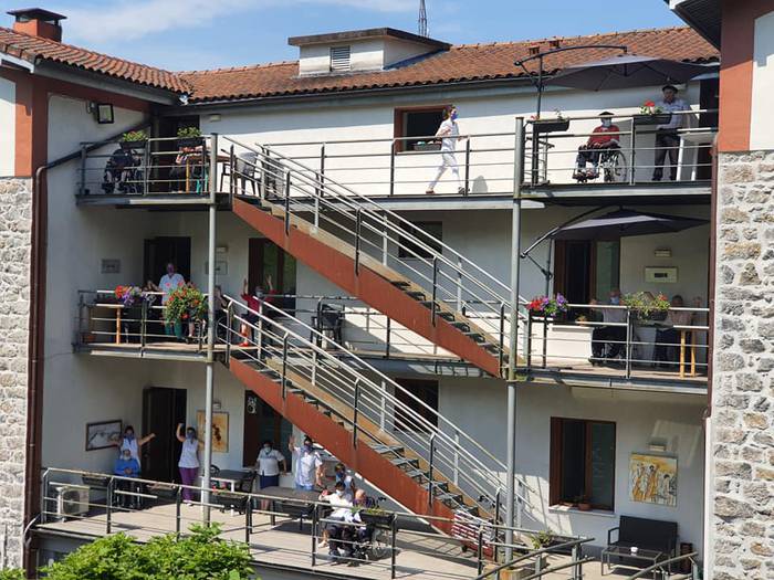 Zestoako San Juan egoitzak ateak itxi ditu "inguruko egoera" ikusita