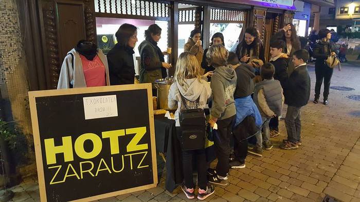 Pertsona errefuxiatuen aldeko Txokolatada Solidarioa egingo dute Zarautzen
