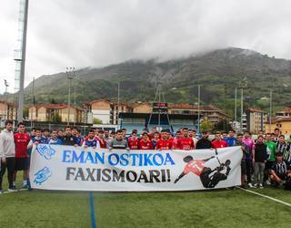 Elkartasuna, aldarriak eta jai giroa nagusi izan dira 'Eman ostikoa faxismoari' jardunaldian