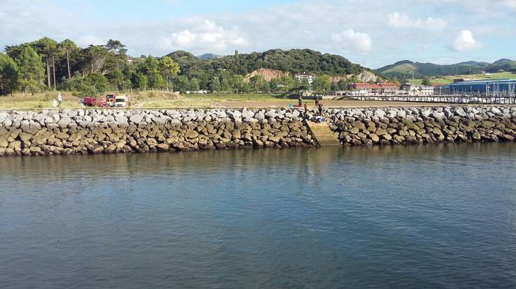 Emakume bat ospitalera eraman zuten eskoilerara erori ondoren