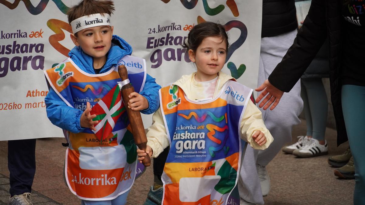 Euskararen aldeko aldarria ozen zabaldu dute Korrika Txikian