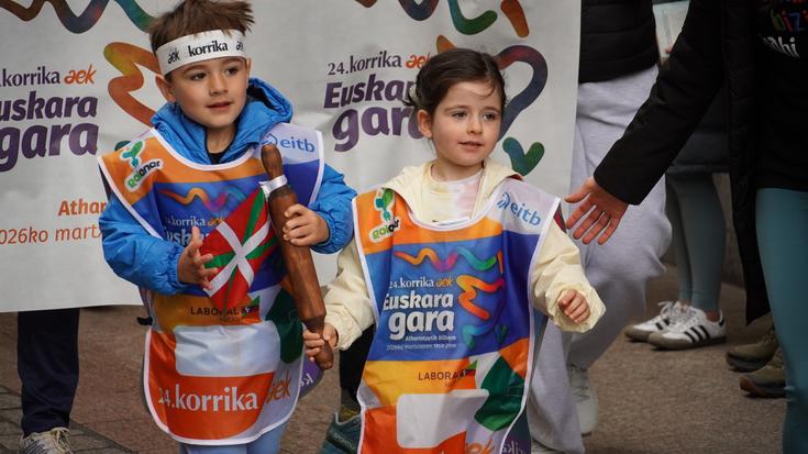 Euskararen aldeko aldarria ozen zabaldu dute Korrika Txikian