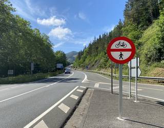 Azkarateko errepidean bi zati egonkortzeko proiektua onartu du aldundiak