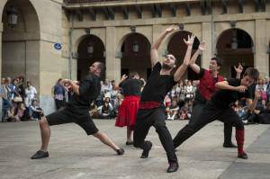 Kukai dantza taldeak entsegu irekiak egingo ditu Torreberrin ekainaren 4an