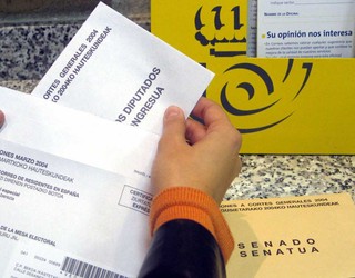 Espainiako Gorteetarako hauteskundeetarako posta bidezko botoa eskatzeko epea ireki da