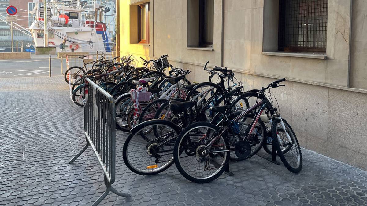 Kalean utzita dauden bizikletak jasotzeko neurriak hartuko ditu udalak datozen asteetan