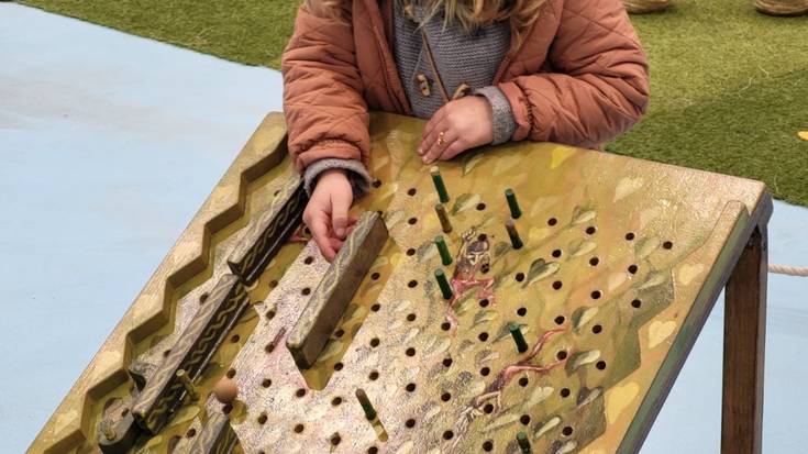 Mari eta Montessori egurrezko jolasen parkea