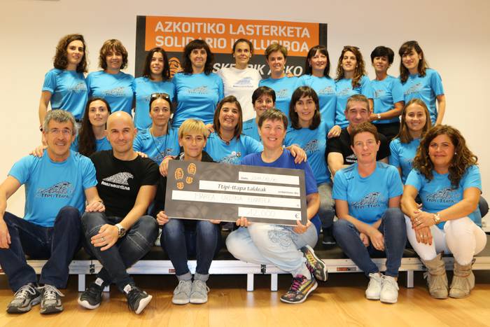 Inklusibitatean sentsibilizatzen jarraitzeko, Ttipi-Ttapa elkarteak 12.000 euro eman dizkio Marea Urdinari