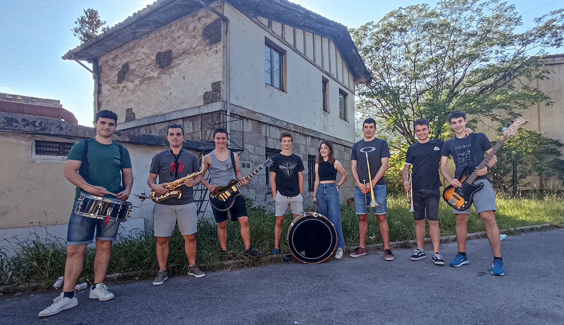 Kaleak musikaz astintzera dator Skapaie