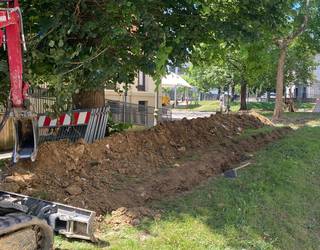 Zuntz optikoa eta gas hornidura sartzeko lanak egiten ari dira Gaztanenea eraikinean