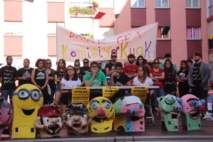 "Guztiok ateratzen gara galtzen Zarauzko Udalaren jarrera honekin"